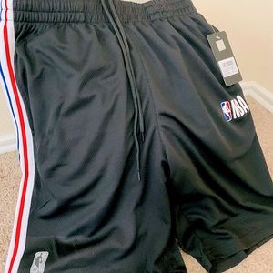 NWT Official NBA Men’s Basketball Shorts (M)